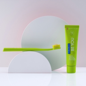 Зубна паста Curaprox Зелена відбілююча зі смаком яблука та алое 60 мл